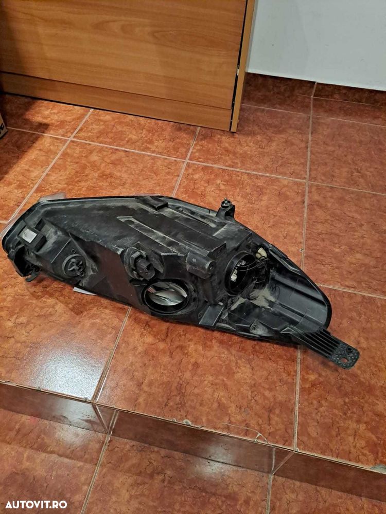 Far stanga original Ford Fiesta an 2017-2021 cod H1BB13W030AE - 2