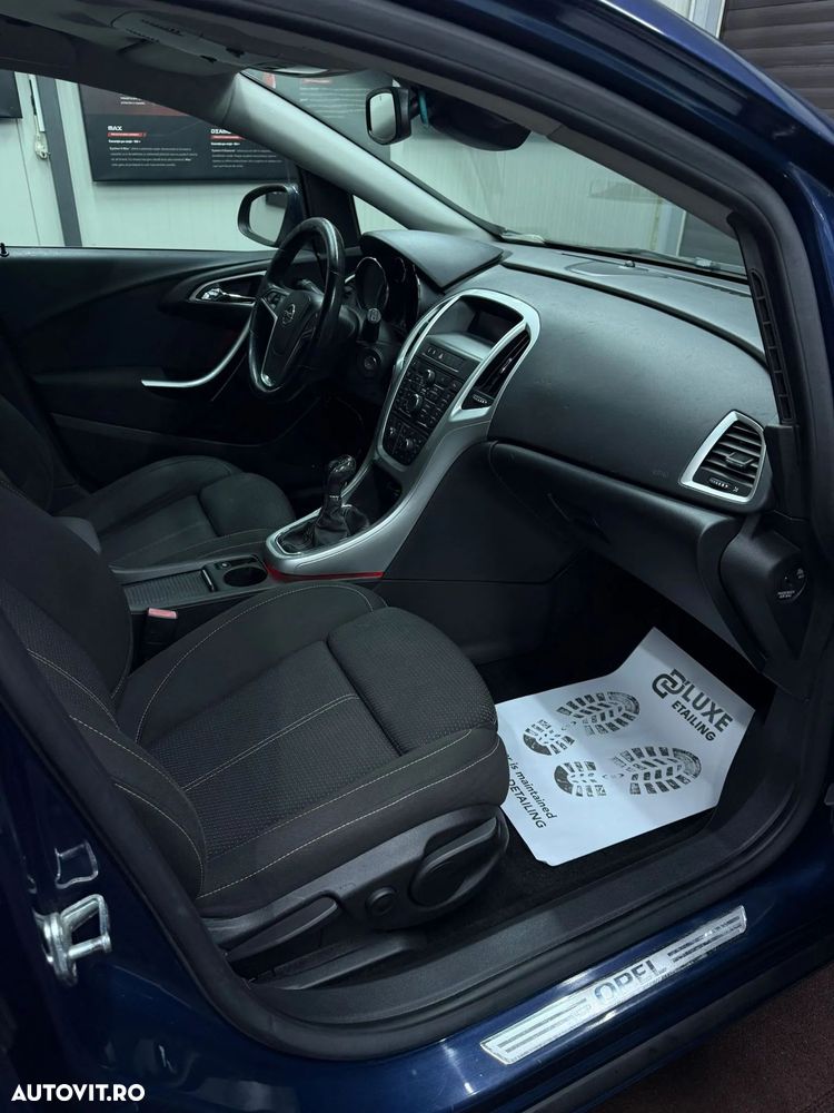 Opel Astra Sports Tourer 2.0 CDTI - 10