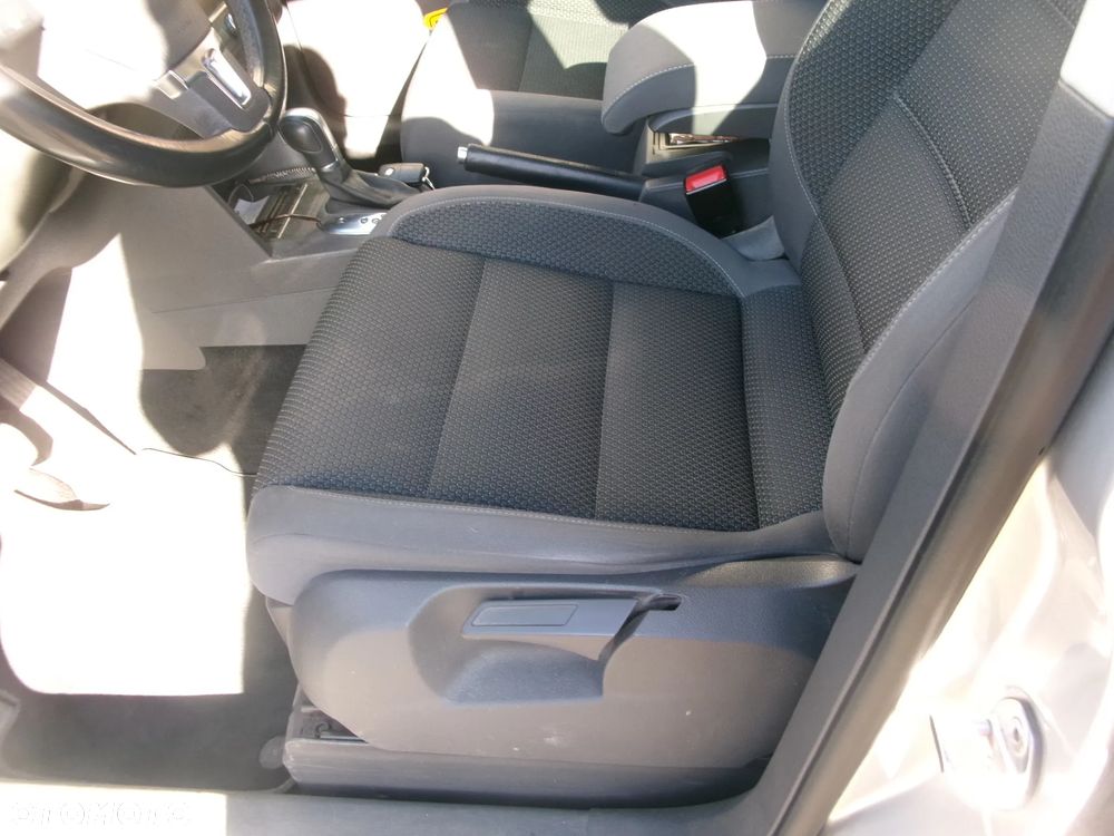 Volkswagen Touran 2.0 TDI DPF DSG Comfortline - 8