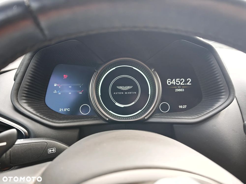 Aston Martin DB11 - 15