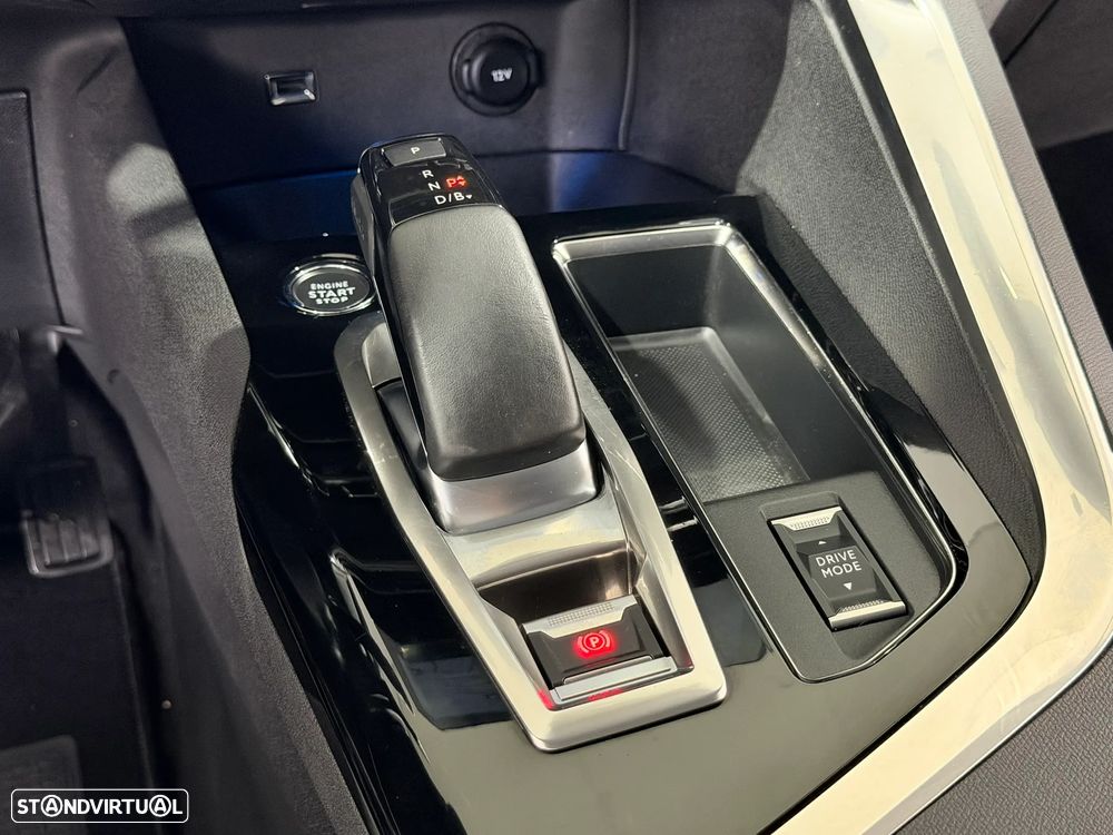 Peugeot 3008 1.6 Hybrid Allure e-EAT8 - 34