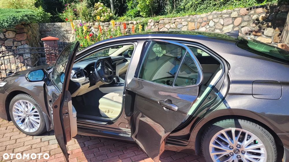 Toyota Camry 2.5 Hybrid Executive CVT - 9