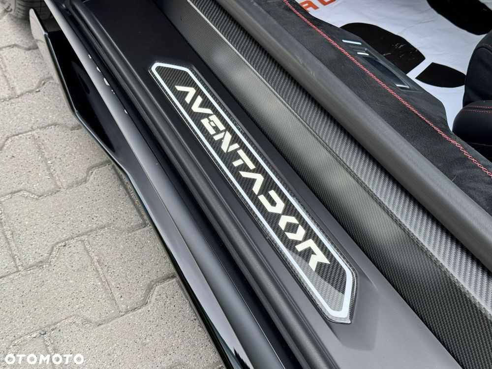 Lamborghini Aventador - 33