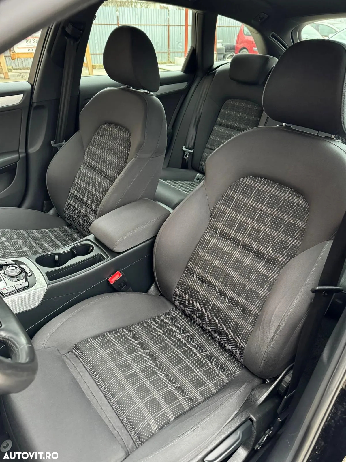 Audi A4 Avant 2.0 TDI DPF multitronic S line Sportpaket - 11