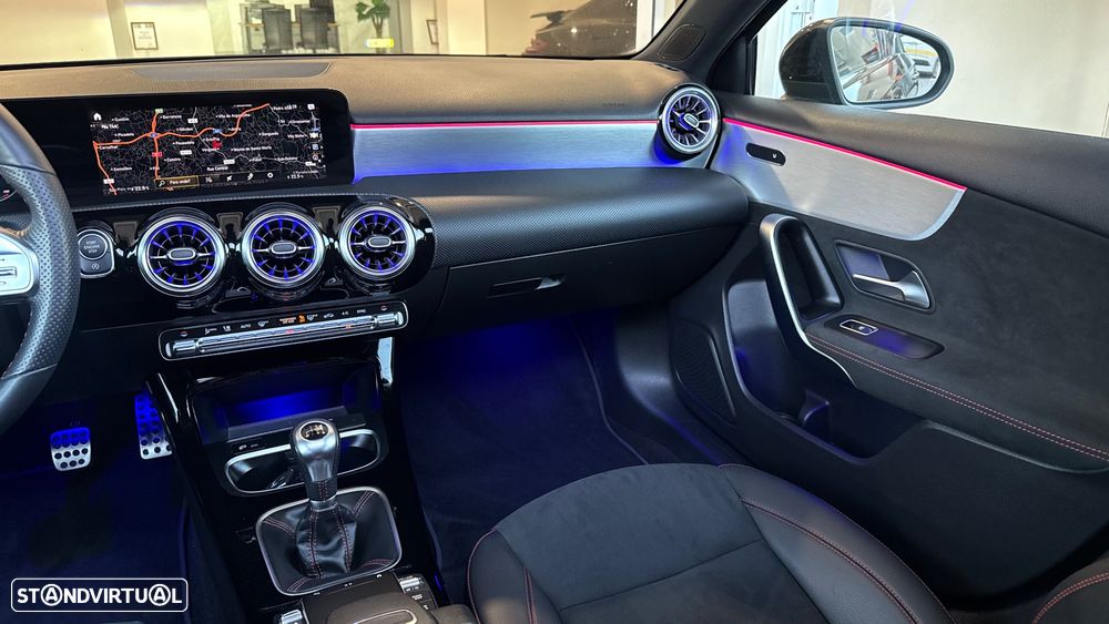 Mercedes-Benz A 180 AMG Line - 9