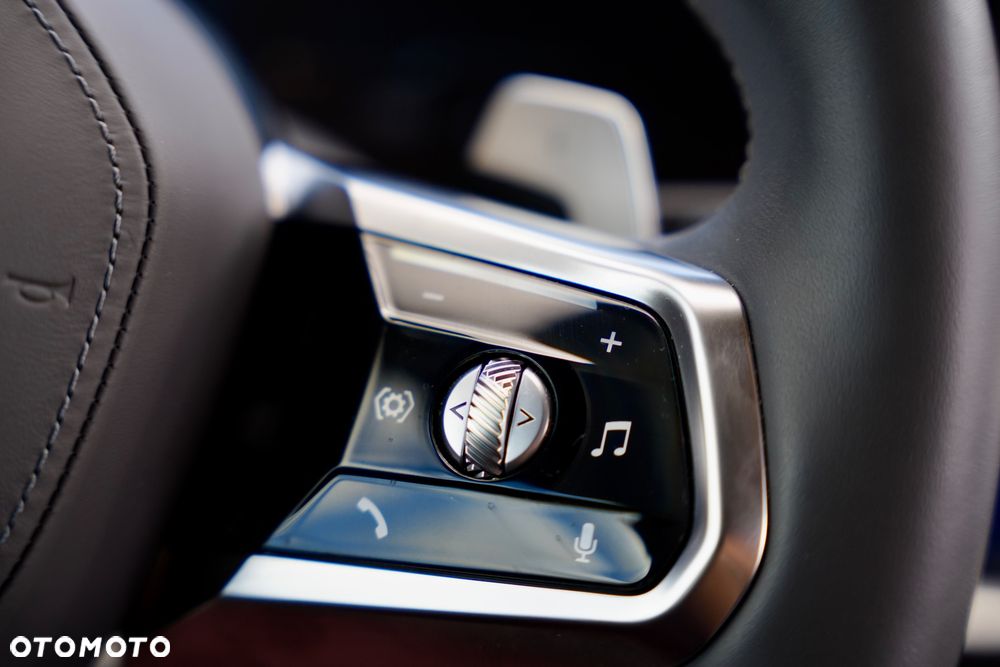 BMW Seria 7 740d xDrive mHEV Individual Edition sport - 15
