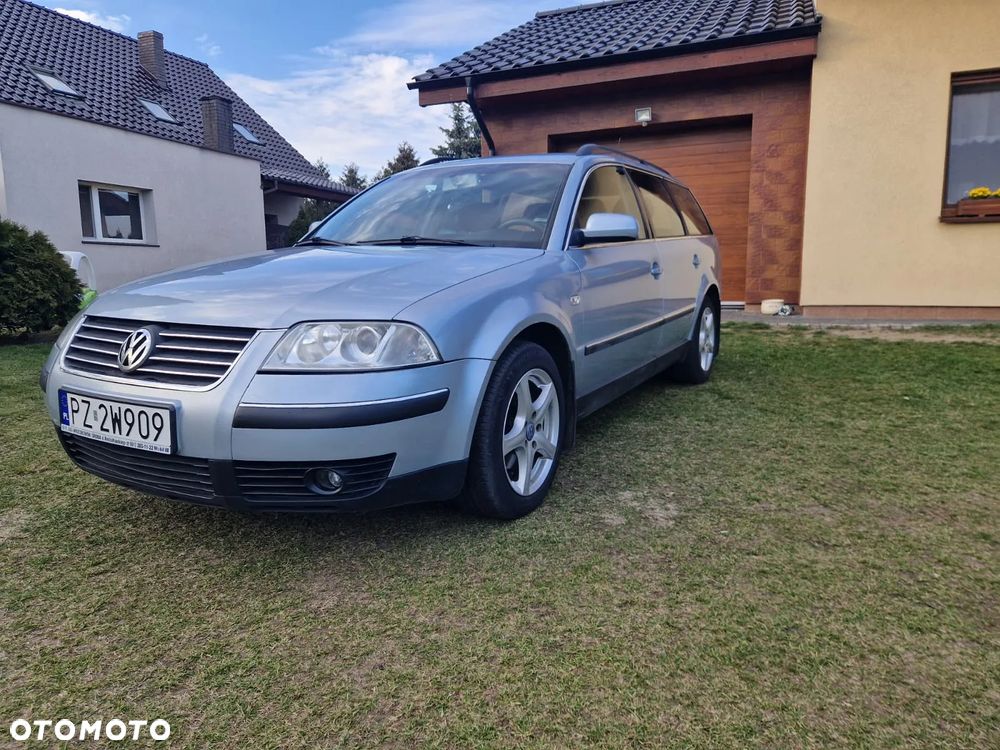 Volkswagen Passat - 1