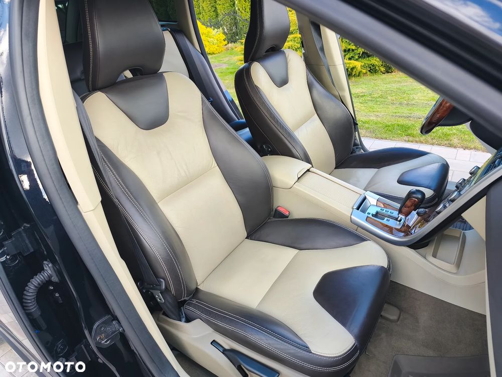 Volvo XC 60 2.4D AWD Summum - 21