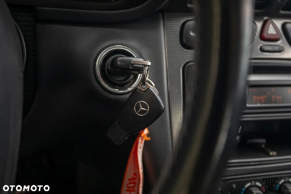 Mercedes-Benz Klasa C 240 Avantgarde Sport Edition - 30