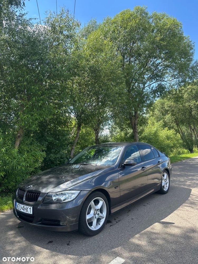 BMW Seria 3 318i - 1