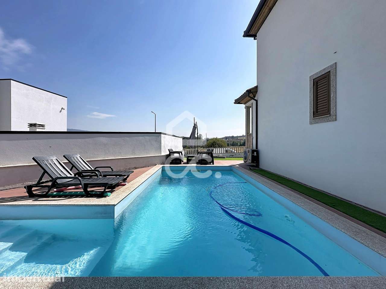 Moradia T4 com Acabamentos Premium, 4 Frentes e Vistas Deslumbrantes s - Grande imagem: 4/27