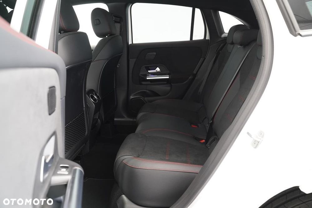 Mercedes-Benz GLA 200 mHEV AMG Line 7G-DCT - 8