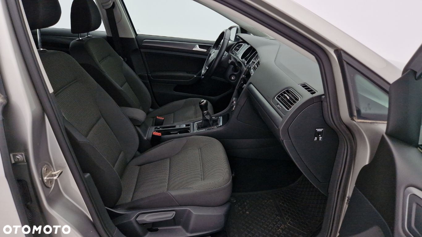 Volkswagen Golf - 19