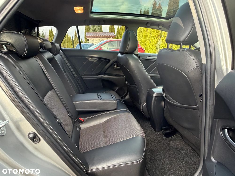 Toyota Avensis 2.0 D-4D Premium - 16