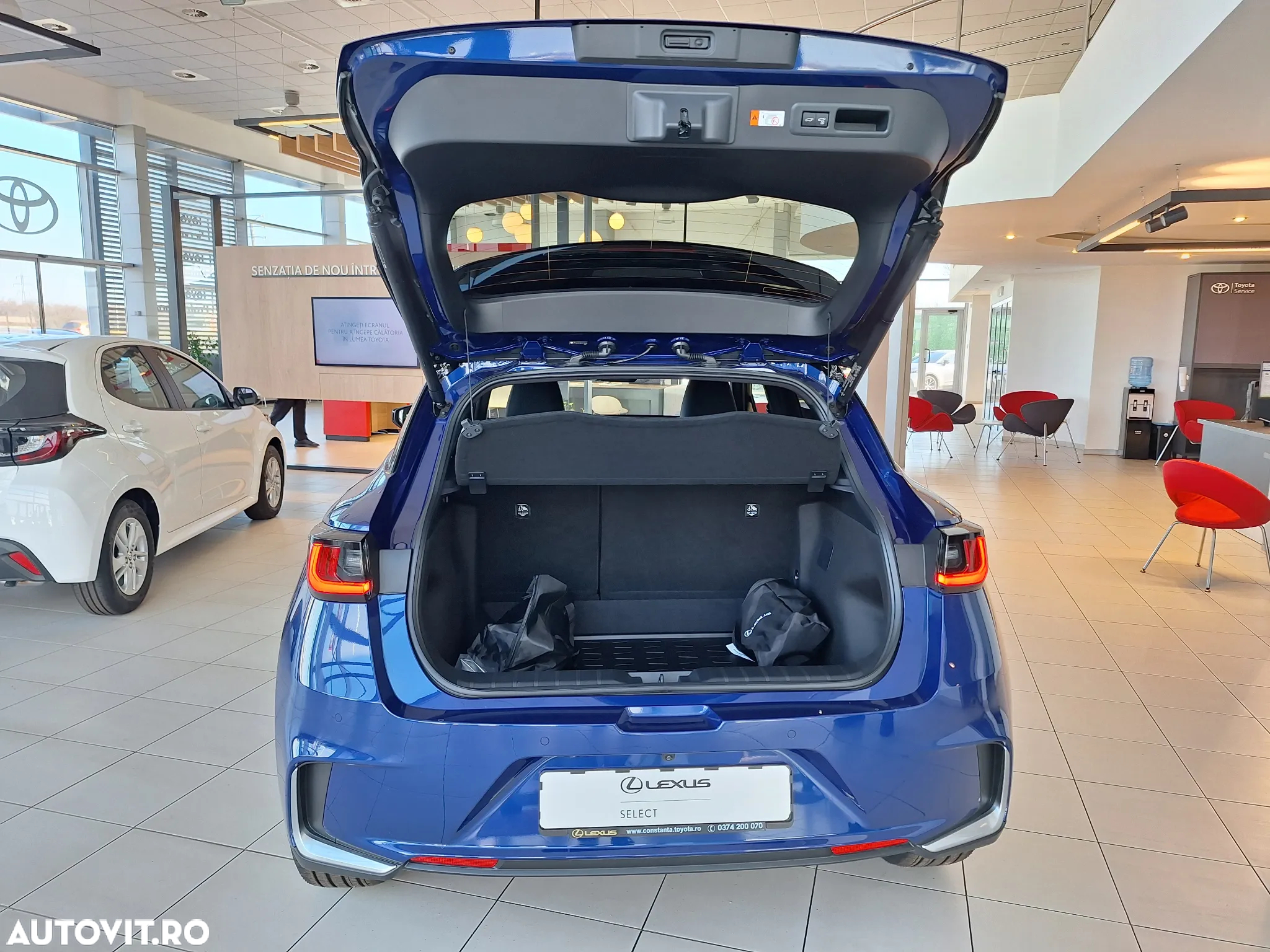 Lexus LBX 1.5 HEV 4x2 CVT Emotion - 8