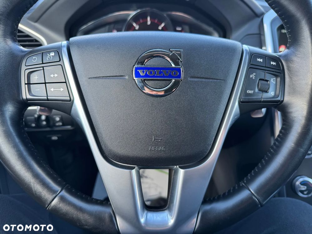 Volvo XC 60 D4 Momentum - 9