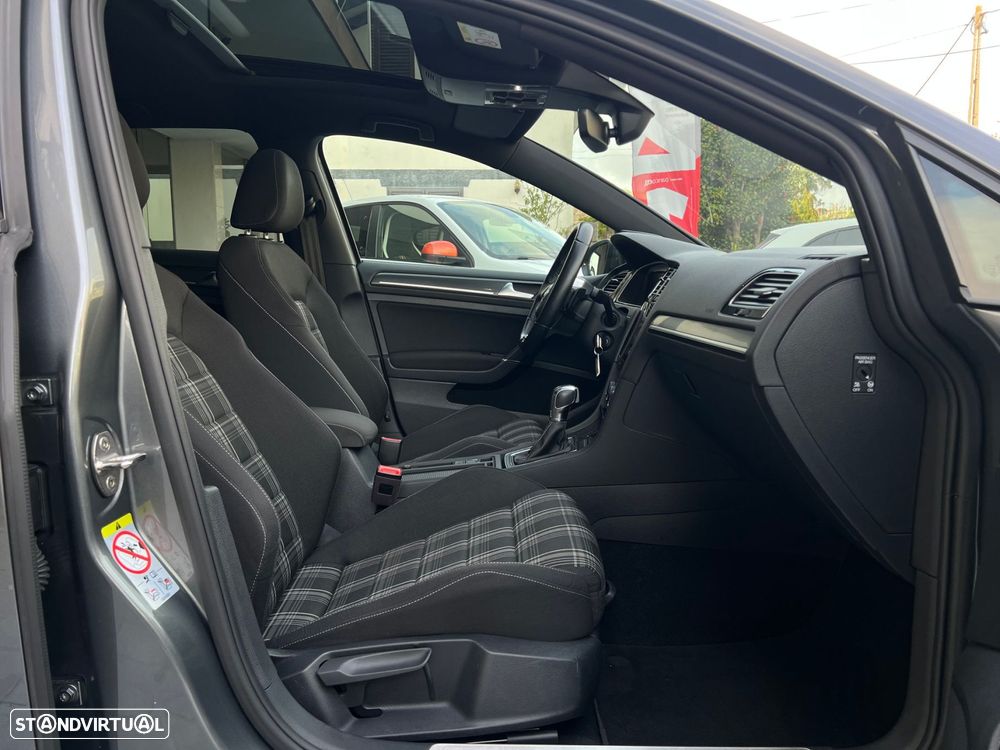VW Golf 2.0 TDI GTD DSG - 21