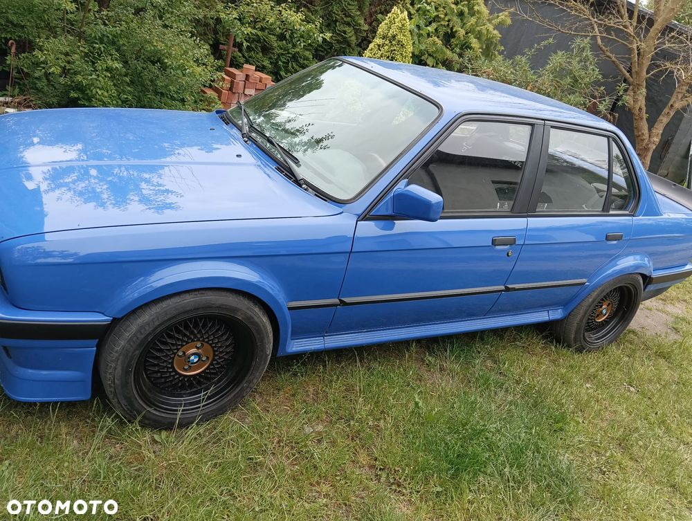 BMW Seria 3 325i - 1