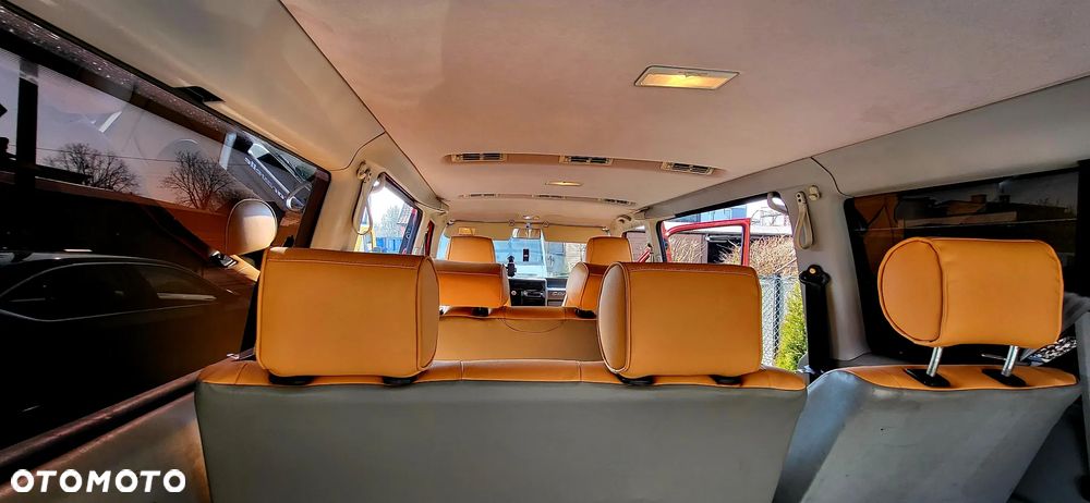 Volkswagen Caravelle - 16