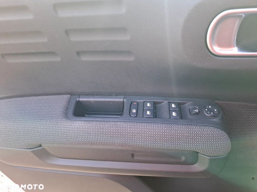 Citroën C3 Aircross 1.6 BlueHDi Live S&S - 16