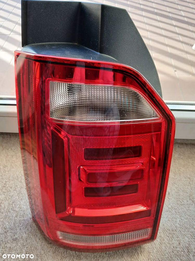 VW transporter T6 lampa tył lewa 7E0945207E - 1