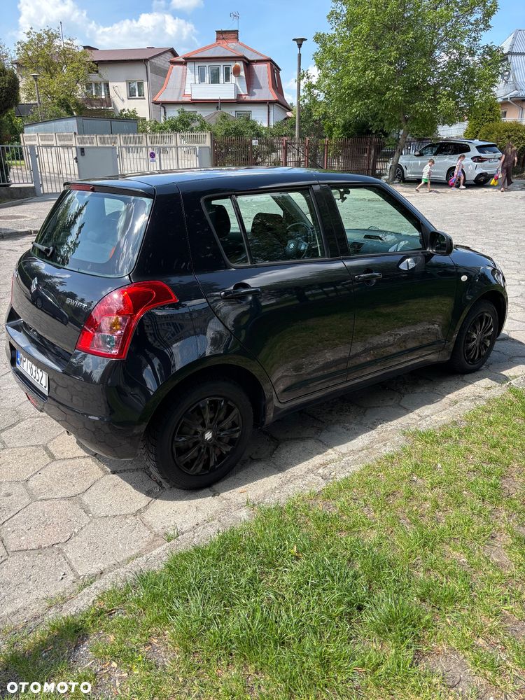 Suzuki Swift - 1