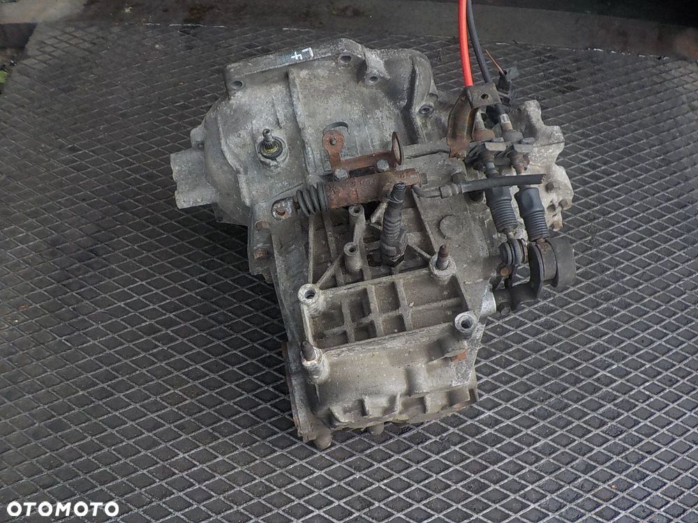 HYUNDAI TRAJET 2.0 16V SKRZYNIA BIEGÓW L4 - 4