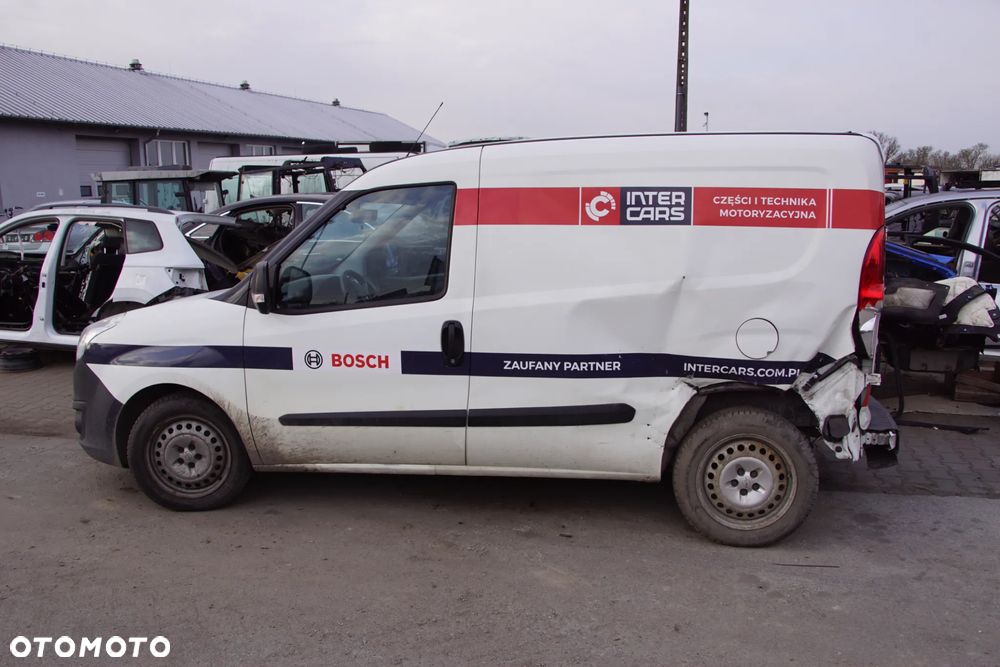 Auto na części - Opel Combo D 1.3 CDTI 90 KM A13FD C510 5PU 2017R Silnik Skrzynia Drzwi Maska Zderzak Błotnik Lampa Lusterko Klamka Szyba Deska Kokpit Sterownik Moduł Czujnik Licznik Panel Kierownica - 4