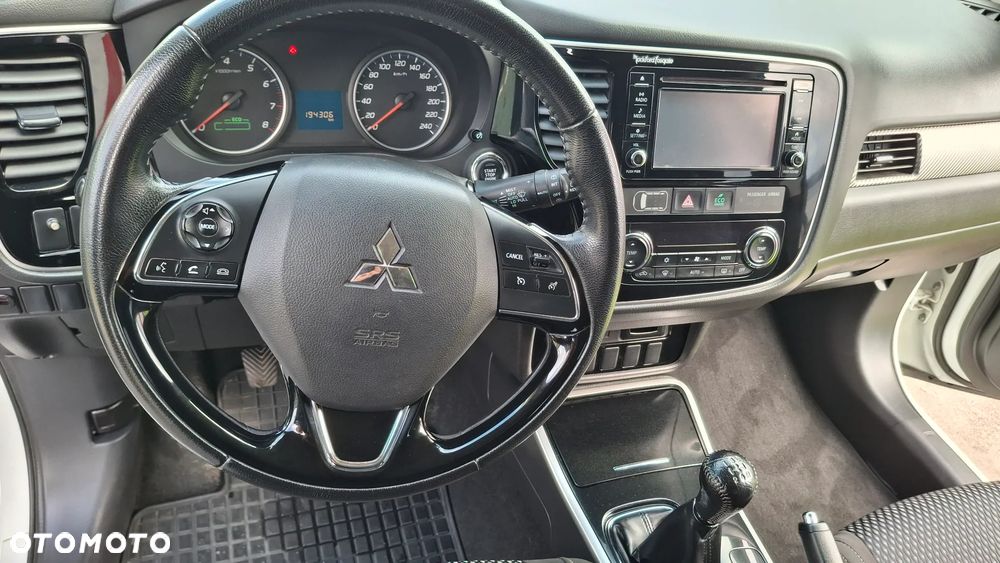 Mitsubishi Outlander 2.0 City Style 2WD - 16