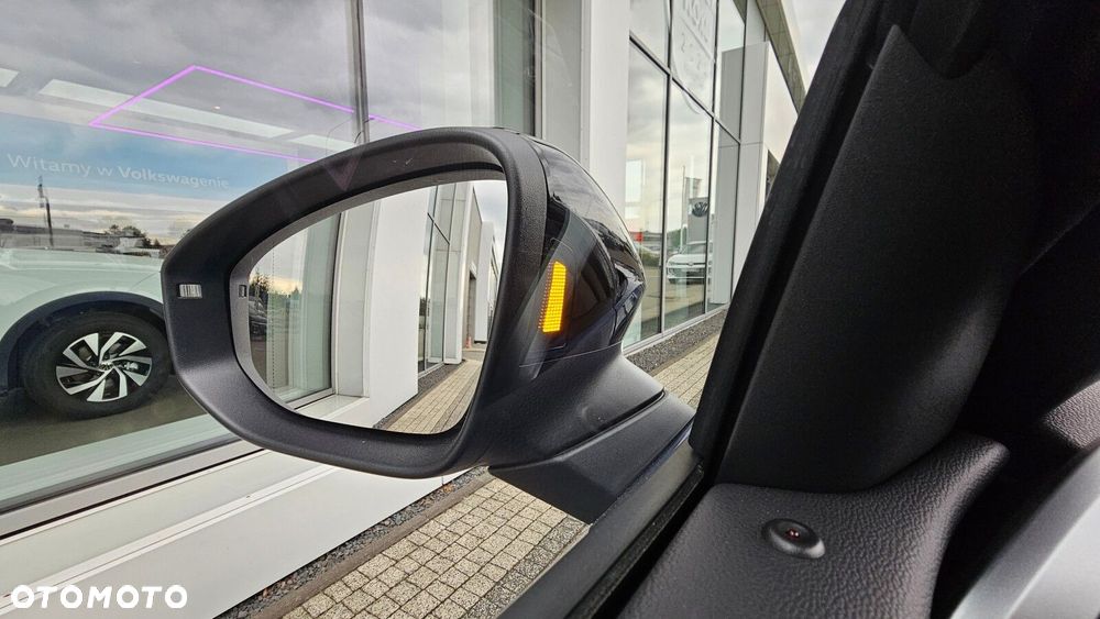 Volkswagen T-Roc - 17