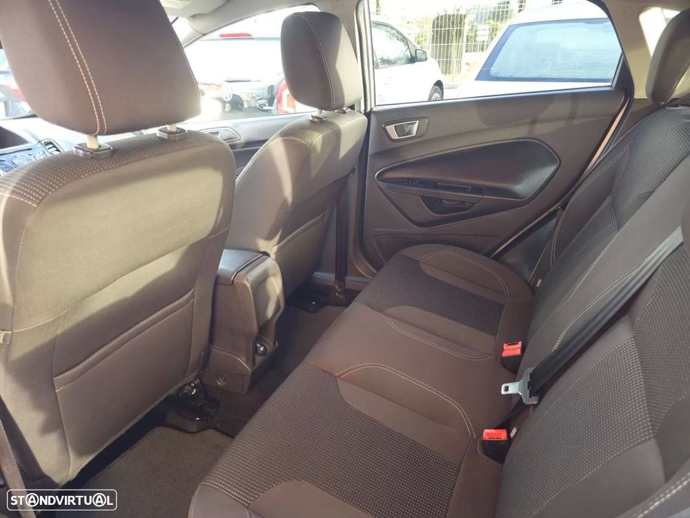 Ford Fiesta 1.5 TDCi Titanium - 11