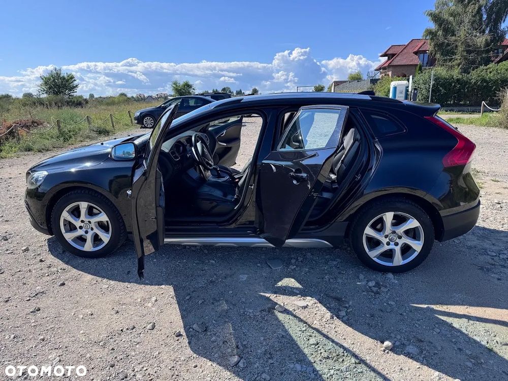 Volvo V40 Cross Country - 10