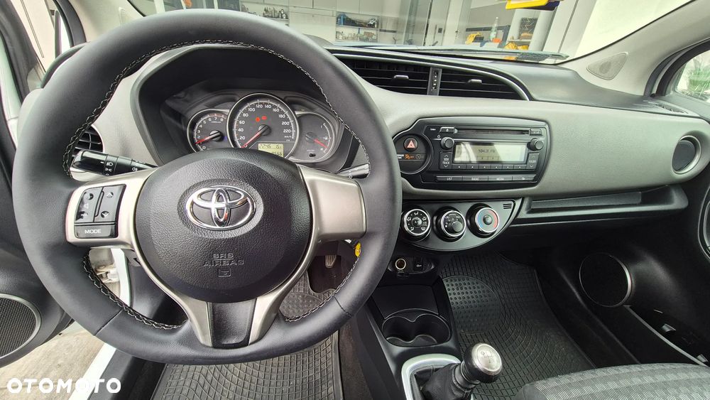 Toyota Yaris - 12