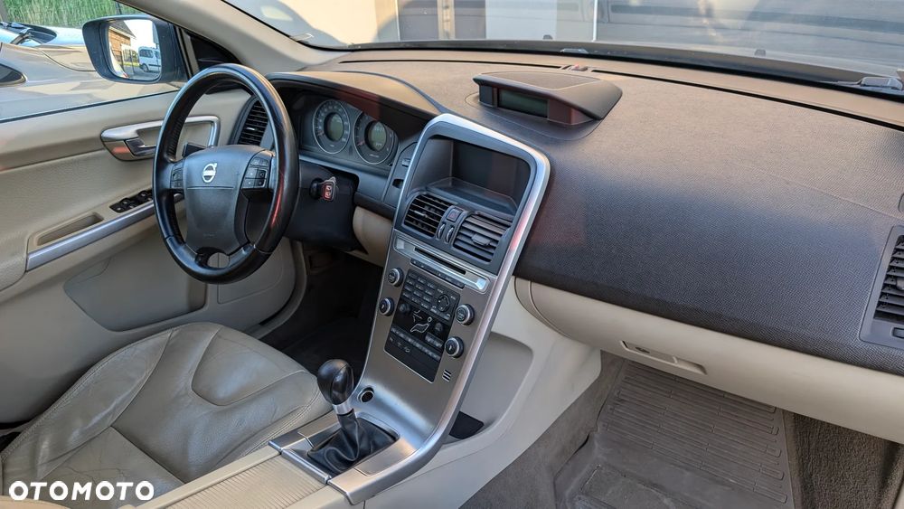Volvo XC 60 D5 AWD - 8