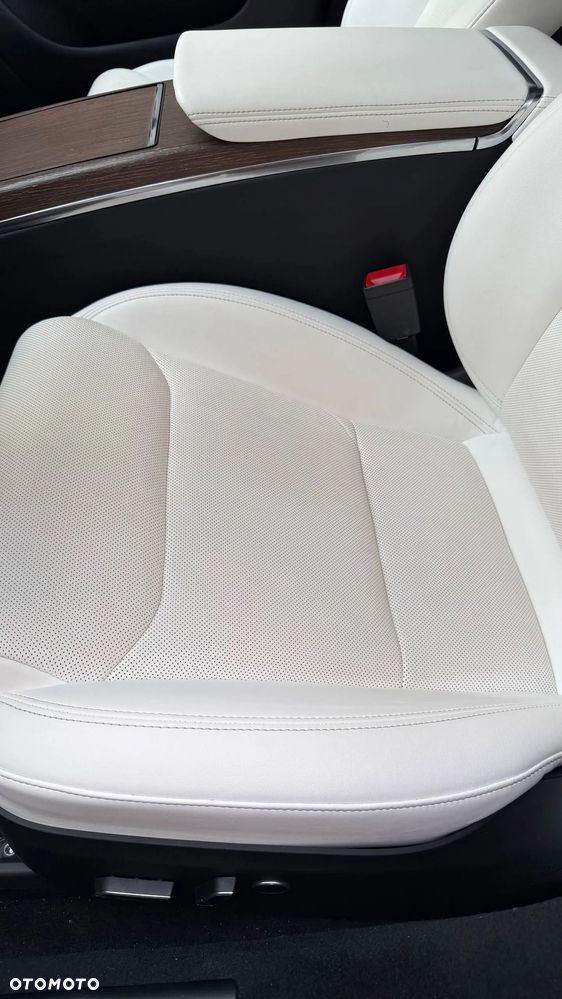 Tesla Model S Long Range - 28