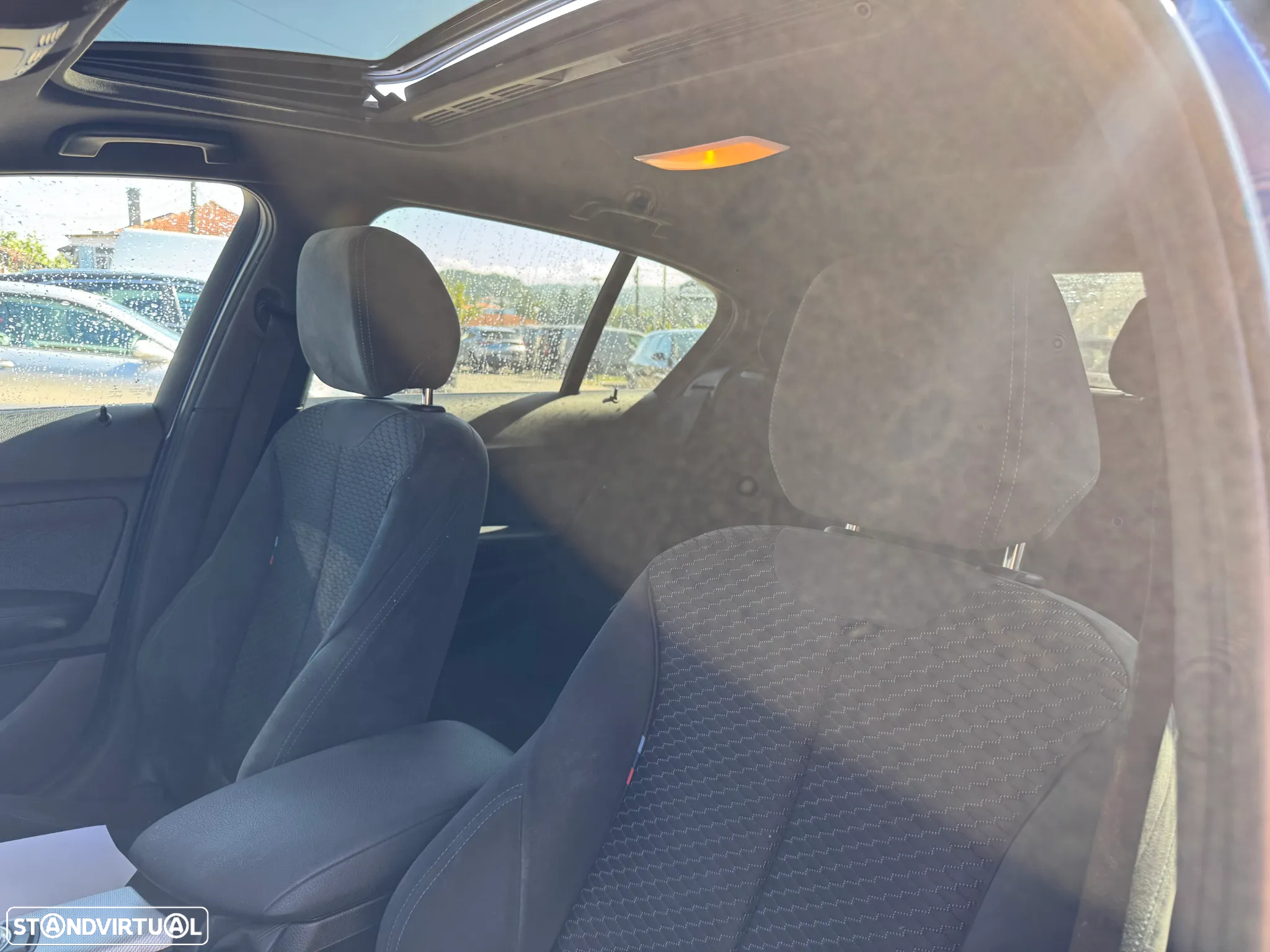 BMW 118 i Pack M - 12
