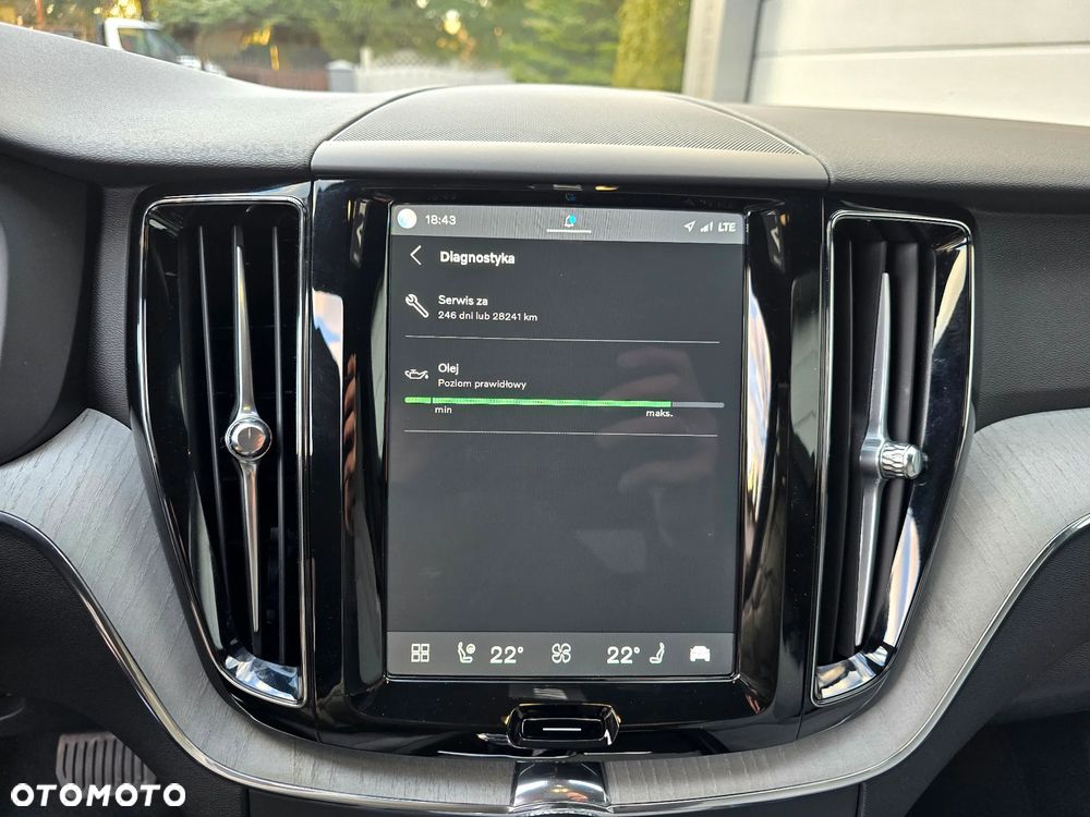 Volvo XC 60 T6 AWD Recharge Plus Dark - 25