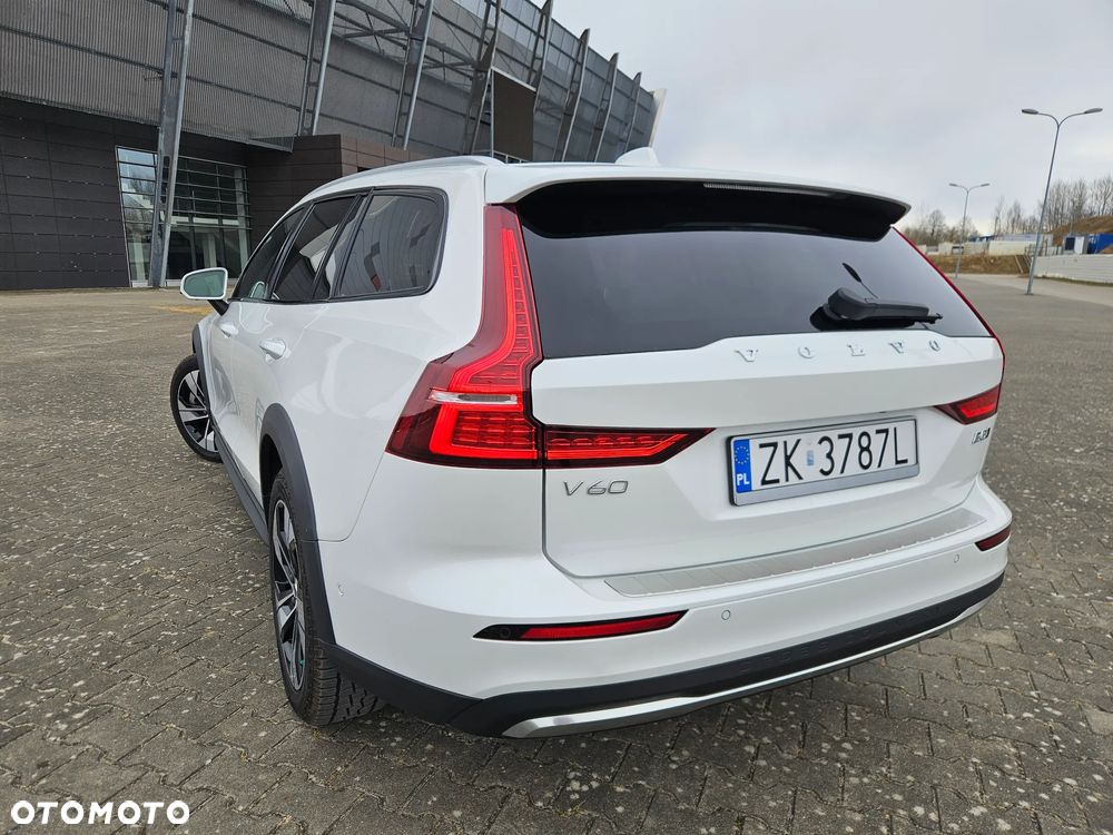 Volvo V60 Cross Country B5 B AWD Plus - 17