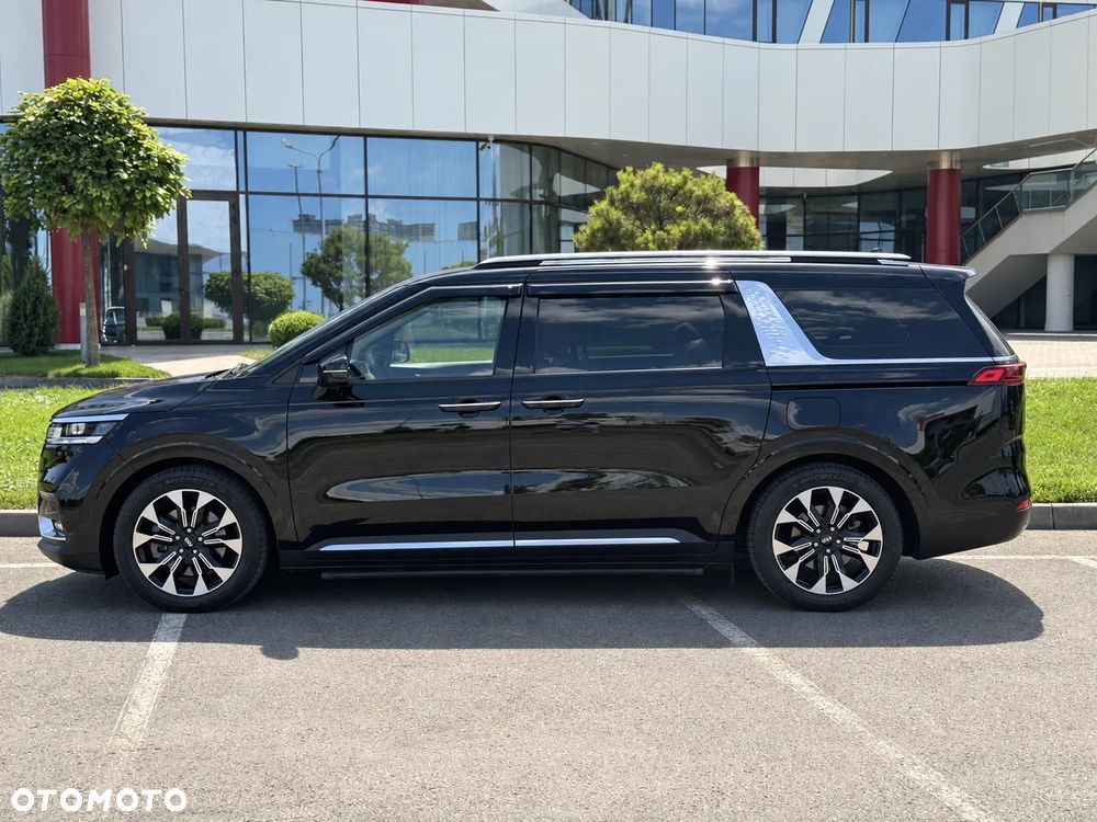 Kia Carnival - 8