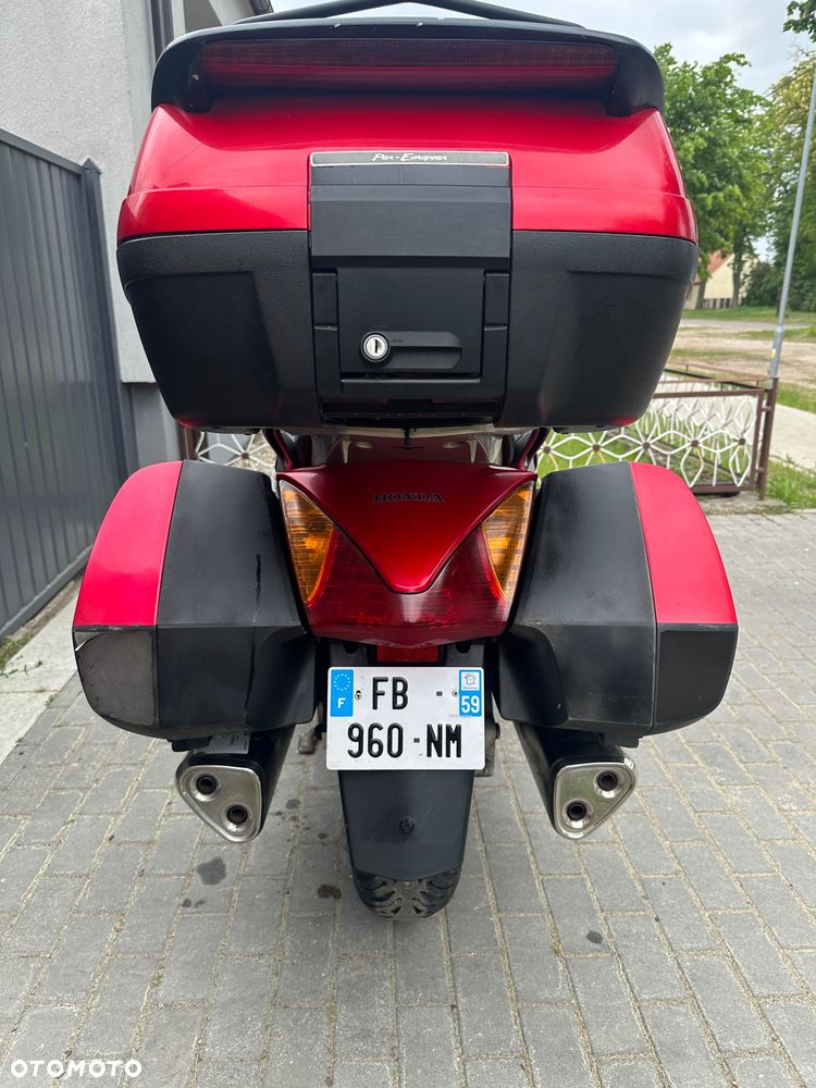 Honda ST - 9