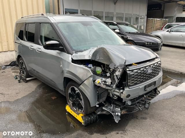Ford E-Tourneo Courier 54 kWh TITANIUM - 4