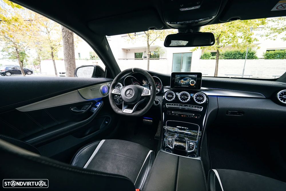 Mercedes-Benz C 63 AMG Standard - 45