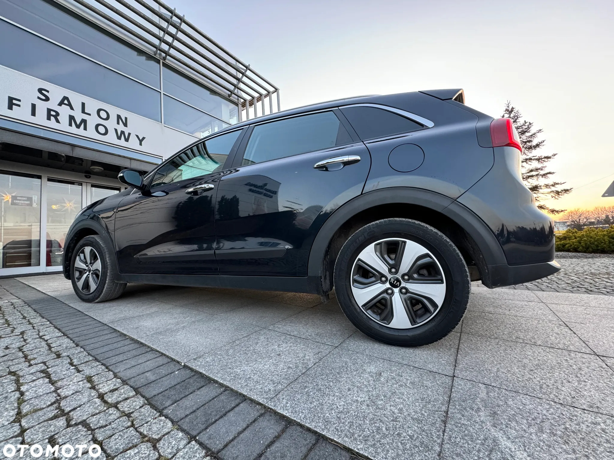 Kia Niro 1.6 GDI Hybrid Business Line - 25