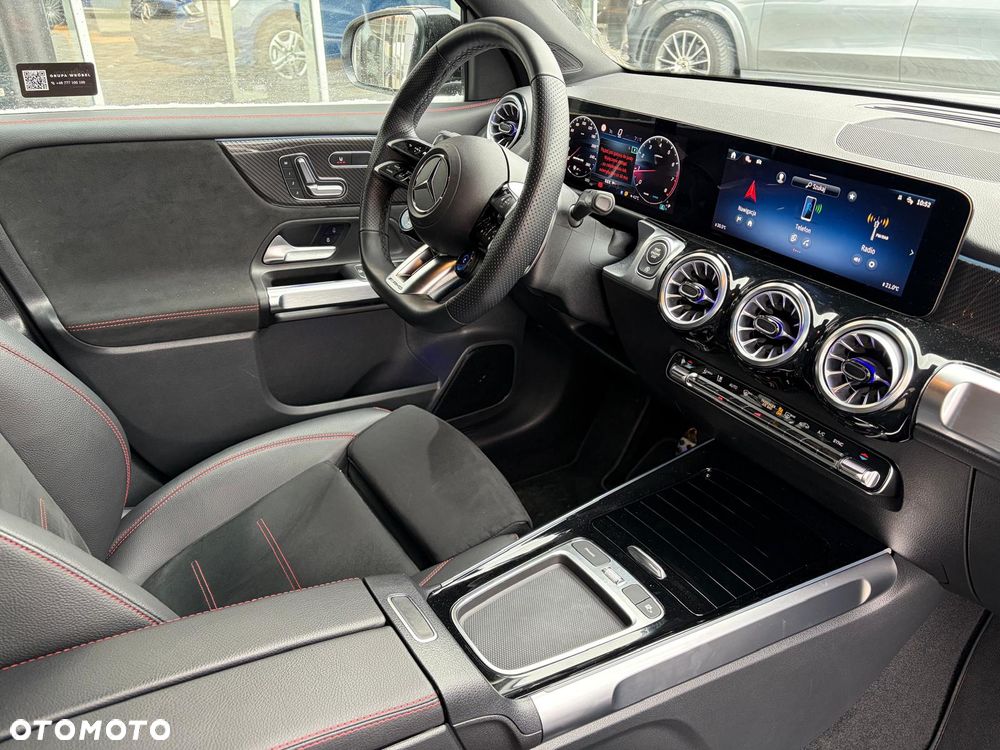 Mercedes-Benz GLB - 22