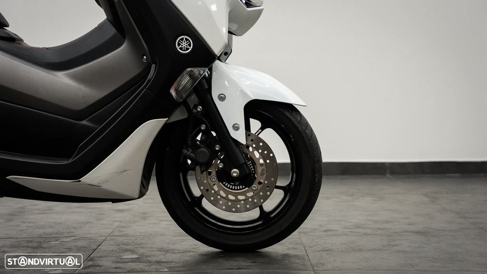 Yamaha NMAX - 9