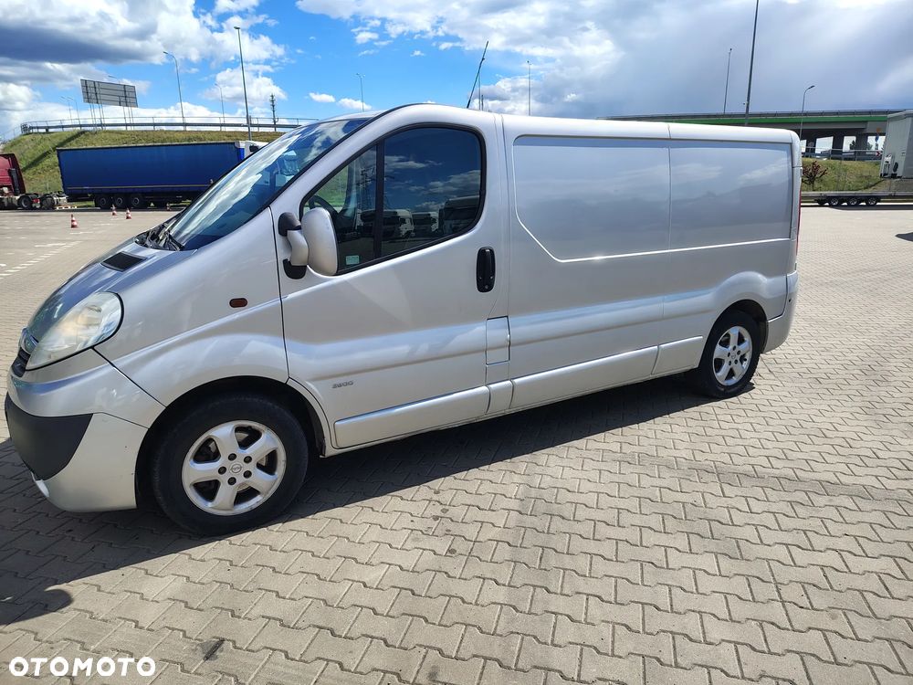 Opel Vivaro - 10