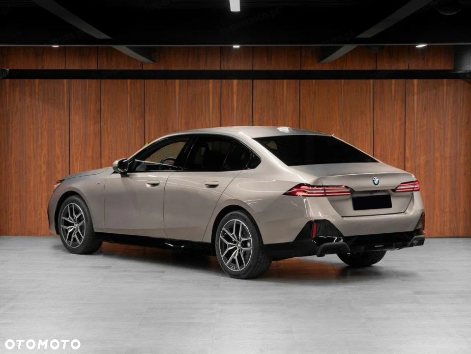 BMW Seria 5 520d xDrive mHEV M Sport - 3
