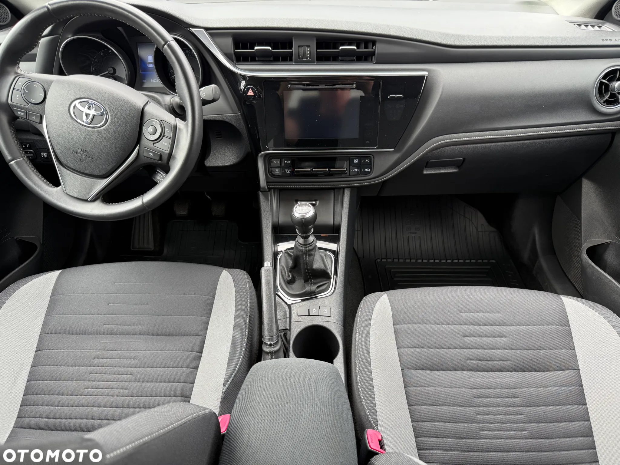 Toyota Auris - 8