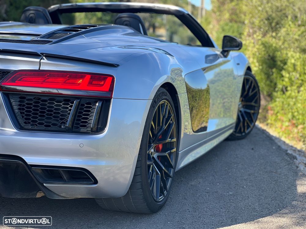 Audi R8 Spyder 5.2 FSi V10 S tronic - 32