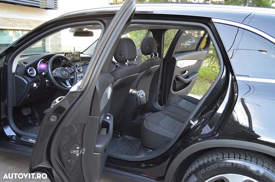 Mercedes-Benz GLC 220 d 4MATIC 9G-TRONIC - 23